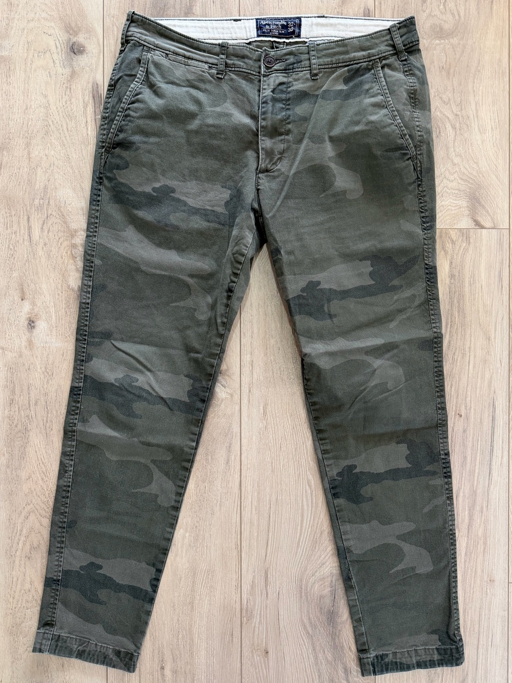 Abercrombie & Fitch Men’s Camo Felix Super Slim Stretch Pants